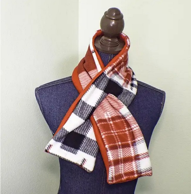 Reversible Keyhole Scarf