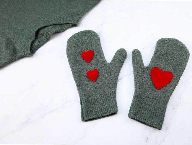 Sweater Mittens