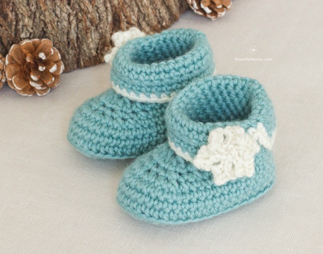 Winter Wonderland Baby Booties Crochet Pattern