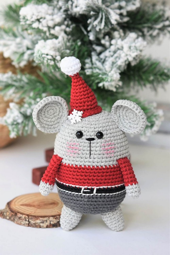 Amigurumi Santa Mouse