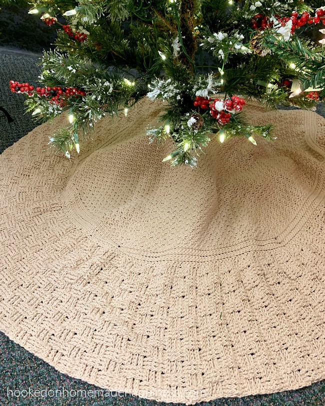 Country Christmas Tree Skirt