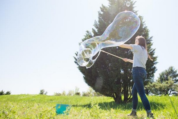 DIY Giant Bubble Wand + Solution