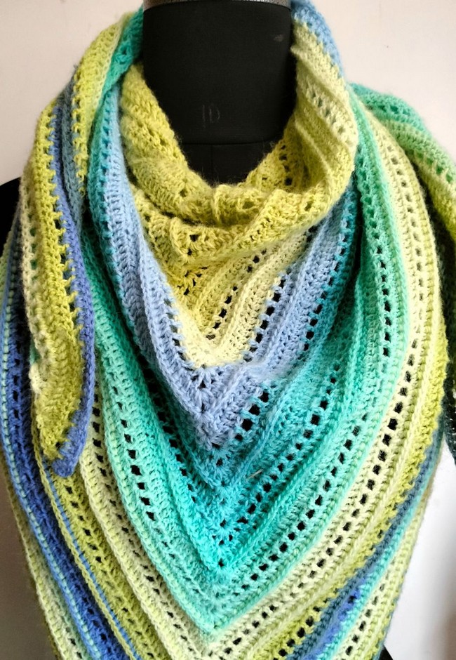 Mayuri triangle shawl