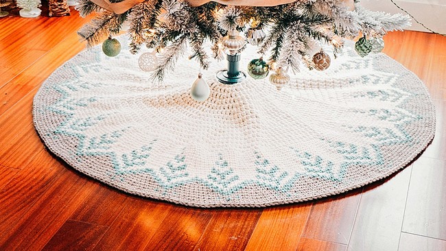 Pine Christmas Tree Skirt
