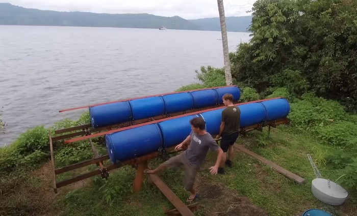 DIY Barrel Pontoon Boat