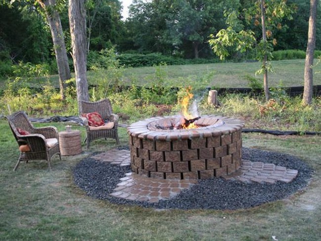 Brick Fire Pit Design Idea