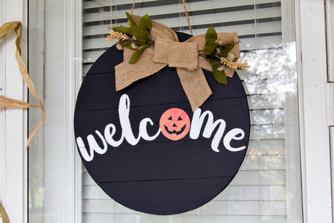 How To Make A Fall Welcome Door Hanger