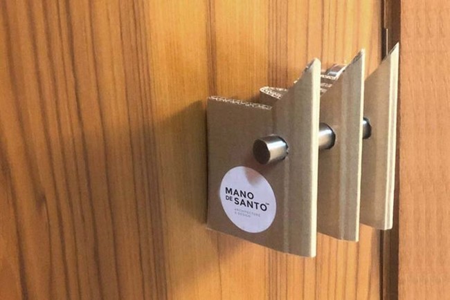  Mano De Santo Creates DIY Door Handle