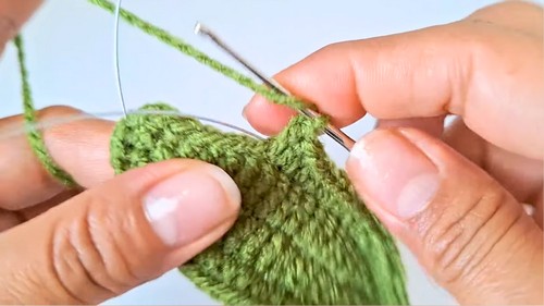 Crochet Christmas Holly Pattern 3