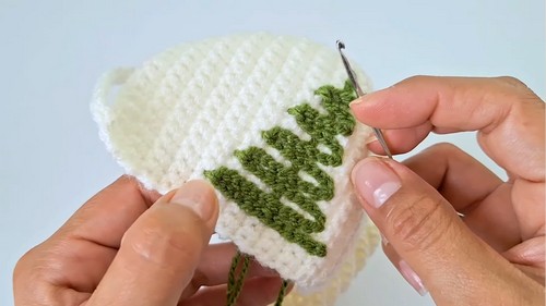 Crochet Christmas Mug Covers Pattern 6