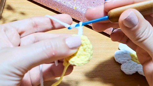 Crochet Flower Bookmark Pattern 2