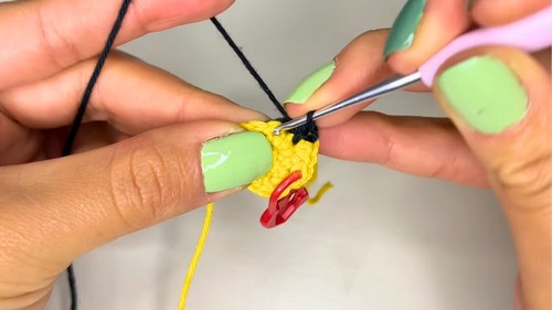 Crochet Minecraft Amigurumi Bee Pattern 2