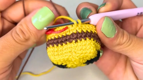 Crochet Minecraft Amigurumi Bee Pattern 4