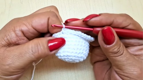 Crochet Polar Bear Christmas Ornament Pattern 3