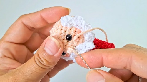 Crochet Santa Claus Amigurumi Pattern 7