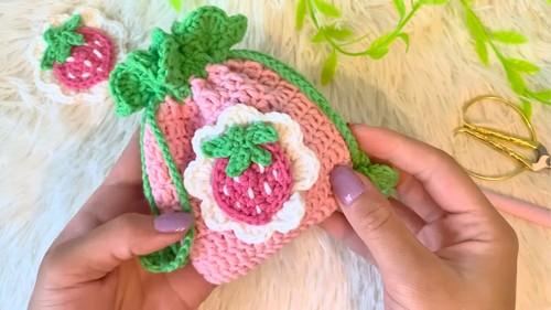 Crochet Strawberry Bag Pattern 9