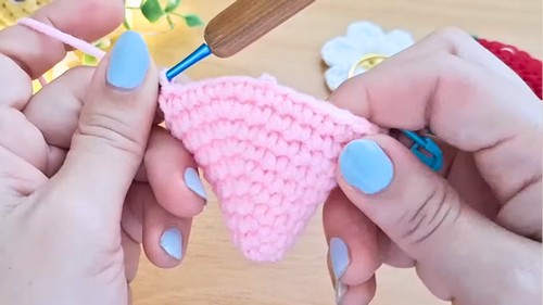 Crochet Strawberry Keychain Pattern 3