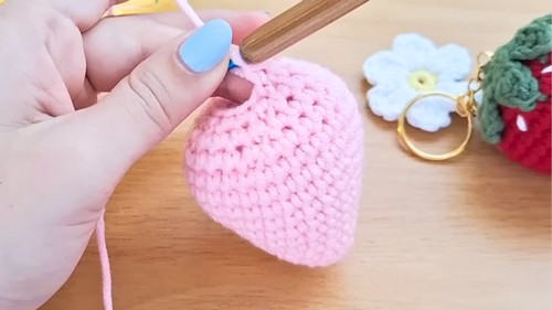 Crochet Strawberry Keychain Pattern 4