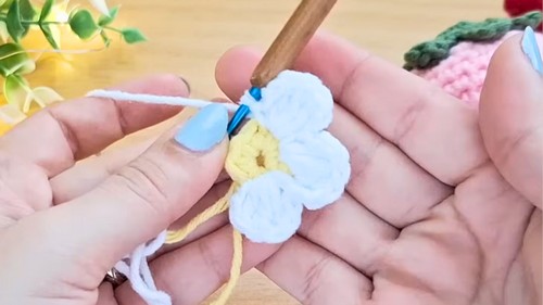 Crochet Strawberry Keychain Pattern 6