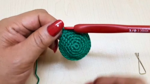 Crochet Sunflower Keychain Pattern 2