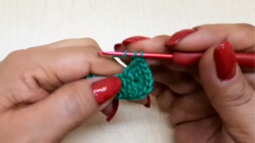 Crochet Sunflower Keychain Pattern 6