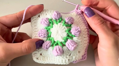 Crochet Tulip Granny Square Pattern 7