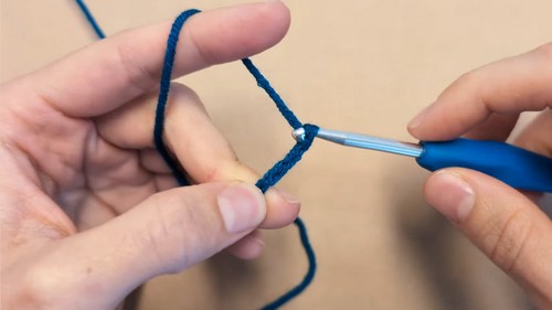 Beautiful Crochet Mittens Pattern 1