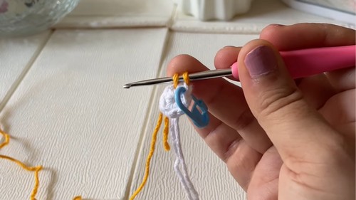 Crochet Air Balloon Keychain Pattern 1