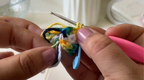 Crochet Air Balloon Keychain Pattern 2