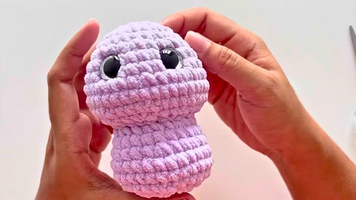 Crochet Baby Alien Plushie Pattern 6