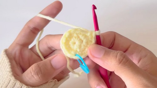 Crochet Baby Chicken Pattern 2