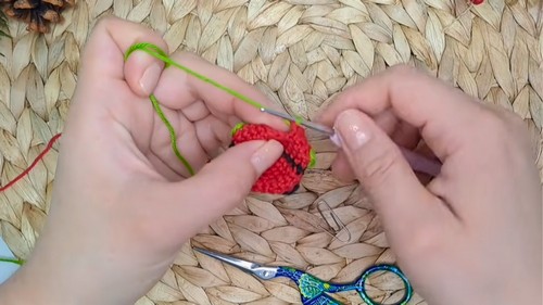 Crochet Baby Grinch Pattern 4