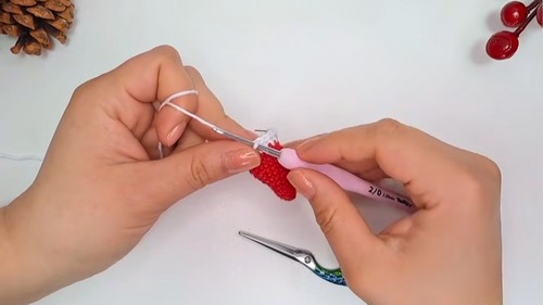 Crochet Baby Grinch Pattern 7