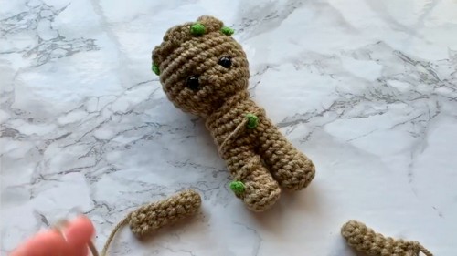 Crochet Baby Groot Pattern 7