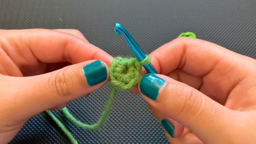 Crochet Baby Yoda Amigurumi Pattern 1