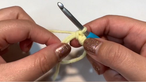 Crochet Bee Amigurumi Pattern 1