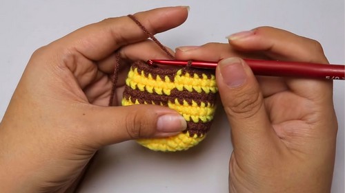 Crochet Bee Amigurumi Pattern 4