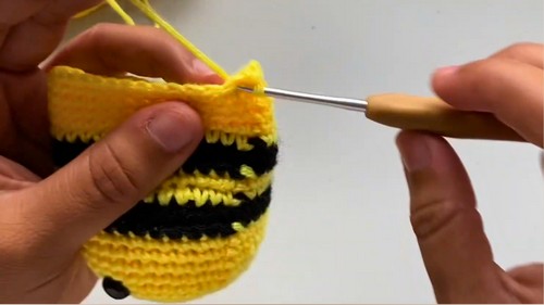 Crochet Bee Amigurumi Pattern 4
