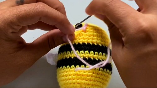 Crochet Bee Amigurumi Pattern 7