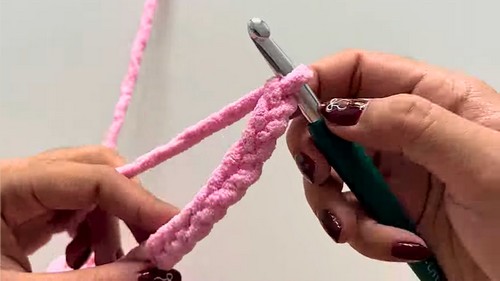 Crochet Bow Cushion Pattern 1