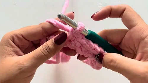 Crochet Bow Cushion Pattern 2