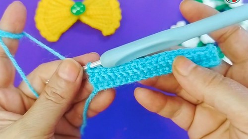 Crochet Bow Hair Clips Pattern 2