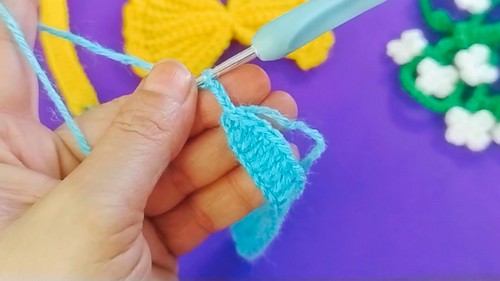 Crochet Bow Hair Clips Pattern 6