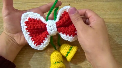 Crochet Bow With Bells Pattern 7