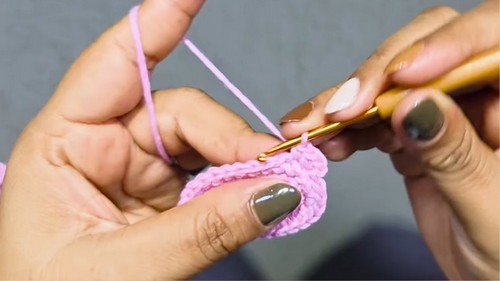 Crochet Butterfly Hair Tie Pattern 3