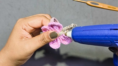 Crochet Butterfly Hair Tie Pattern 7