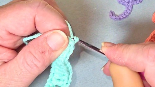 Crochet Cat Keychain Pattern 3