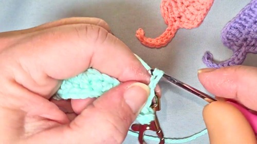Crochet Cat Keychain Pattern 4