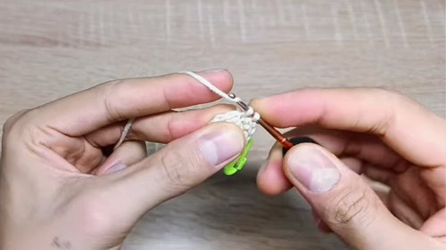 Crochet Cat keychain Pattern 1