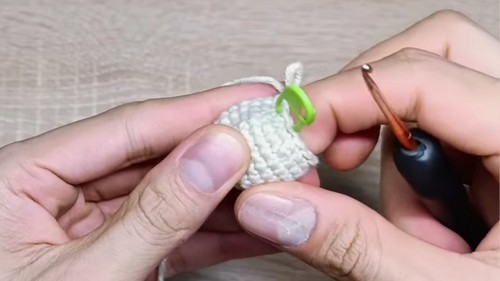 Crochet Cat keychain Pattern 2